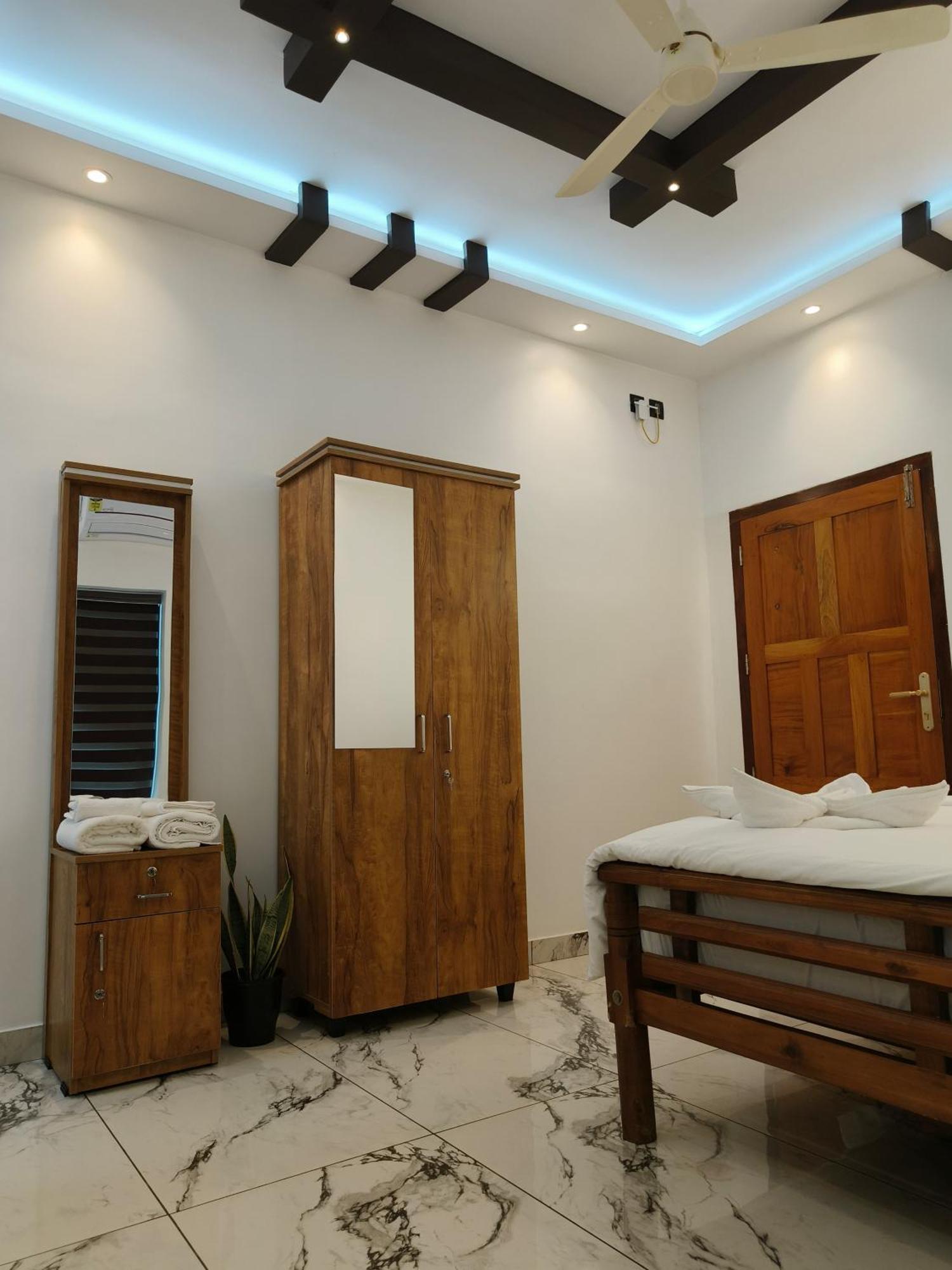 Wavealokam Beach Retreat Varkala Bagian luar foto